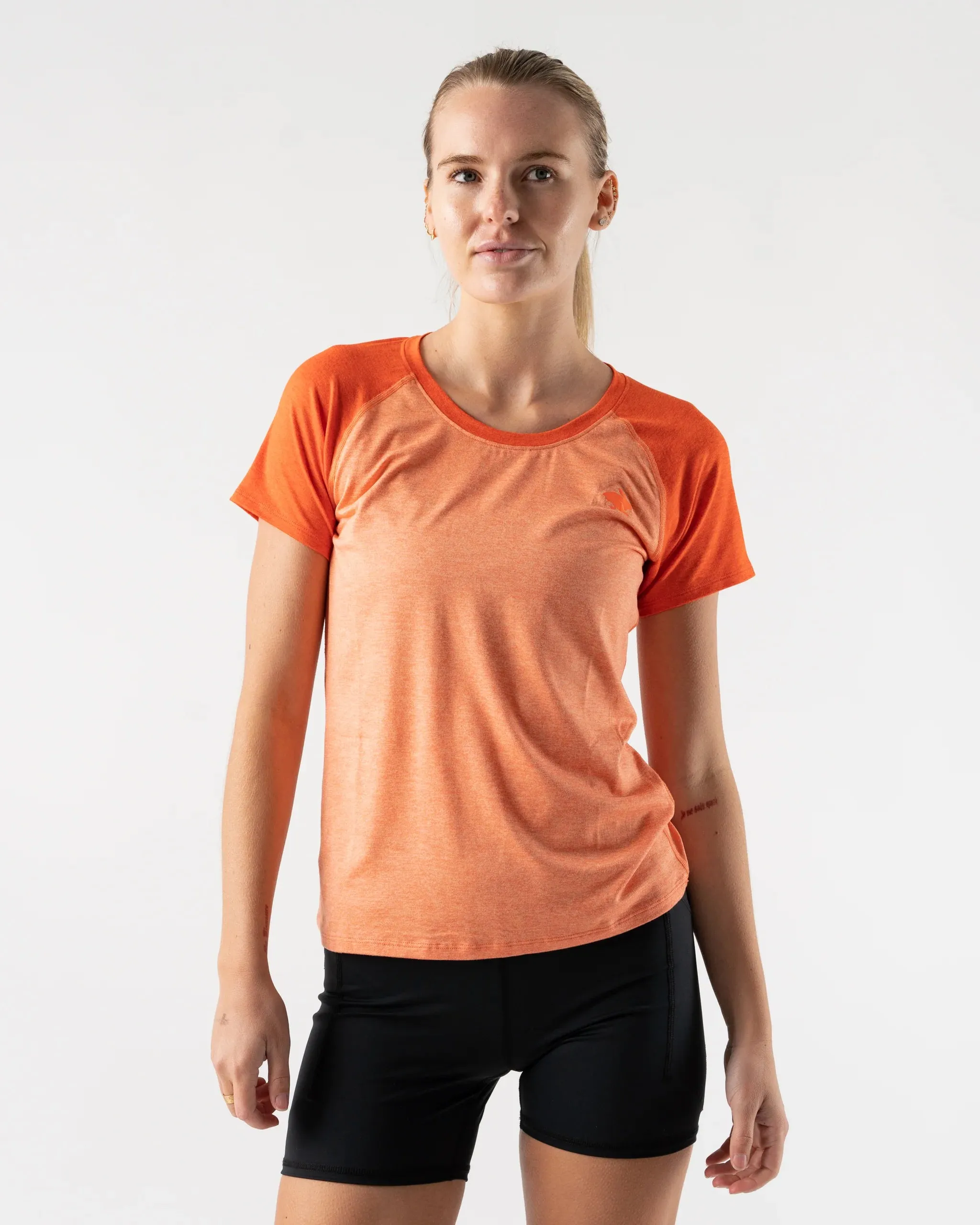 rabbit | EZ Tee SS | Women's | Peach Fuzz